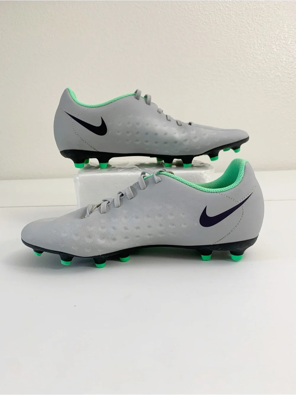 Nike Magista Women's Gray Soccer Cleats ~ 8